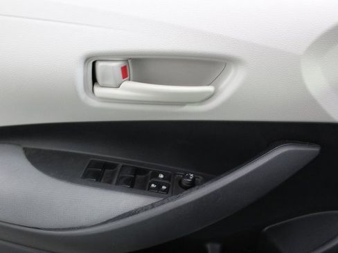 Used 2022 Toyota Corolla LE image 20