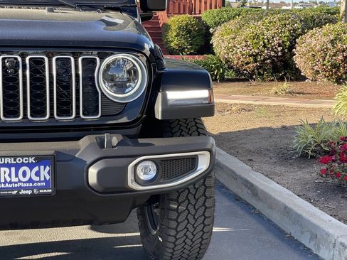 New 2026 Jeep Wrangler Unlimited Sahara AWD/4WD image 5
