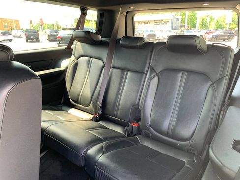 Used 2023 Jeep Wagoneer L Series II AWD/4WD image 28