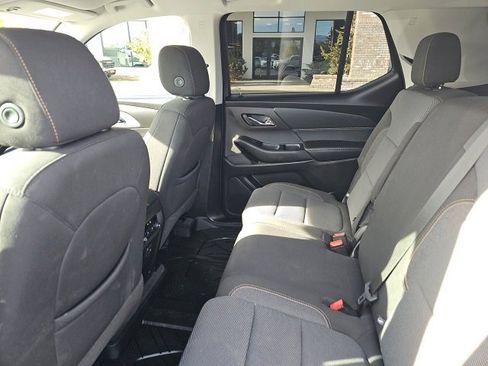 Used 2021 Chevrolet Traverse LS image 9