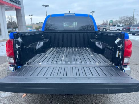 Certified 2021 Toyota Tacoma SR5 image 25