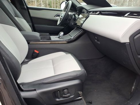 Certified 2026 Land Rover Range Rover Velar Dynamic SE AWD/4WD image 3