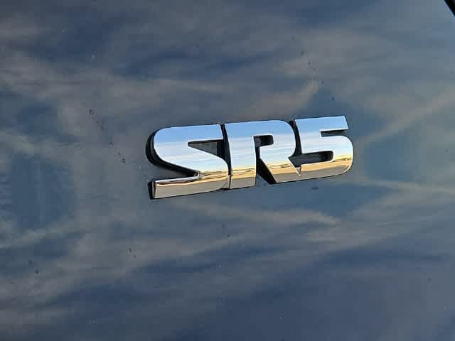 Used 2020 Toyota 4Runner SR5 Premium w/ Moonroof Package AWD/4WD image 11