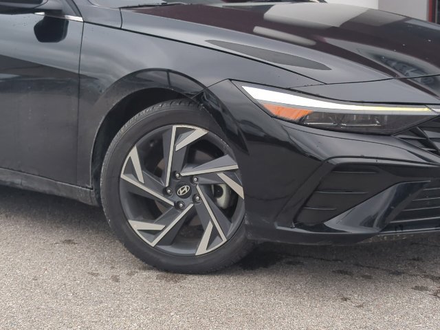 Used 2025 Hyundai Elantra SEL FWD image 2