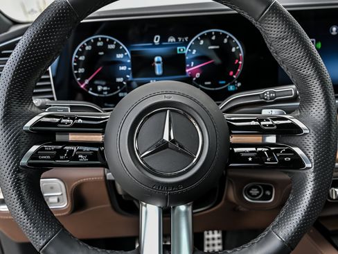 Used 2024 Mercedes-Benz GLS 450 4MATIC w/ AMG Line Exterior image 31