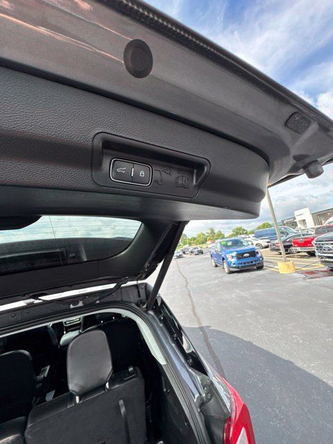 Used 2023 Ford Explorer XLT w/ Equipment Group 202A AWD/4WD image 27