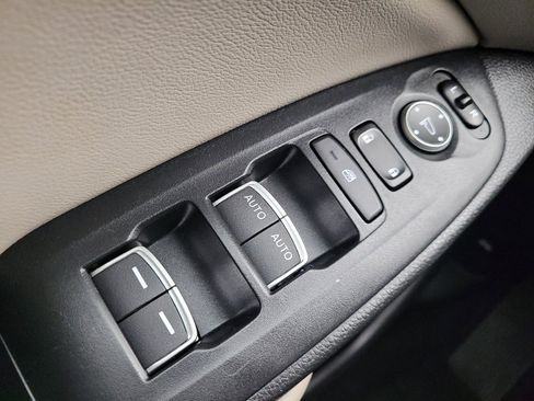 Used 2018 Honda Accord LX image 27