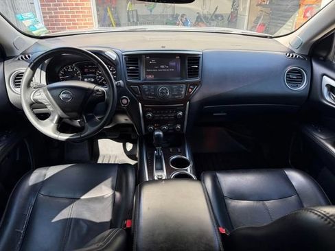 Used 2015 Nissan Pathfinder SL w/ SL Premium Package FWD image 6