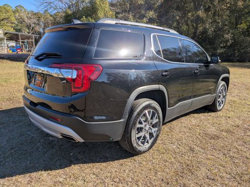 Used 2023 GMC Acadia SLE w/ Driver Convenience Package FWD image 4