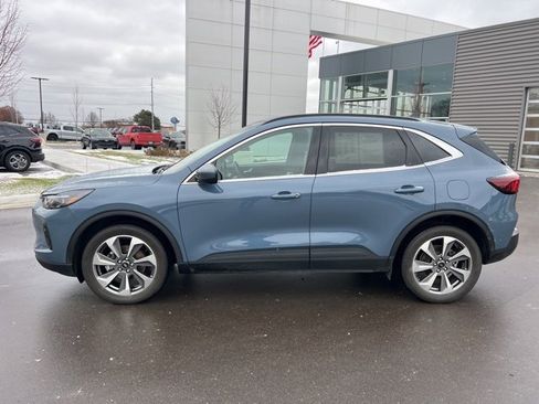 Used 2024 Ford Escape Platinum image 8