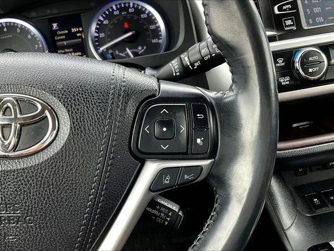 Used 2019 Toyota Highlander Limited AWD/4WD image 12