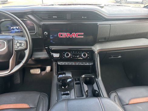 Used 2024 GMC Sierra 1500 AT4 w/ Technology Package AWD/4WD image 10