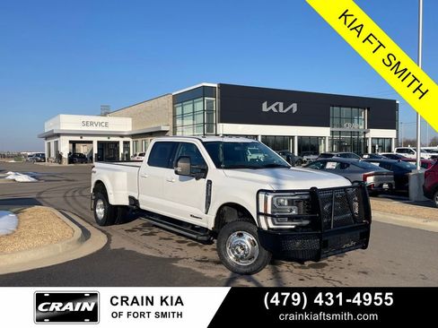 Used 2024 Ford F350 Lariat image 1