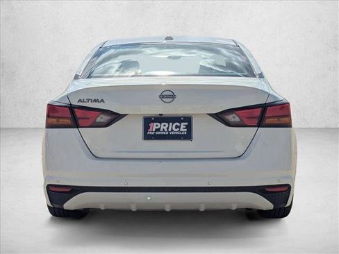Used 2025 Nissan Altima 2.5 SV image 6
