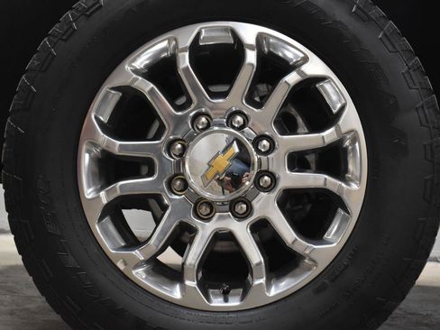 Used 2025 Chevrolet Silverado 2500 LTZ w/ LTZ Plus Package AWD/4WD image 30
