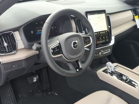 New 2026 Volvo XC90 B5 Plus image 2