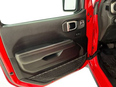 Used 2020 Jeep Wrangler Unlimited Sahara w/ Uconnect 4C Nav & Sound Group AWD/4WD image 13