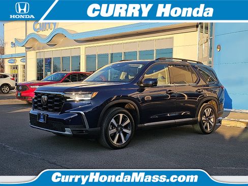 Used 2023 Honda Pilot Touring image 1
