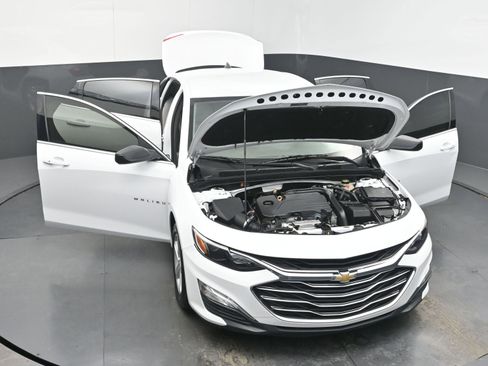 Used 2021 Chevrolet Malibu LS image 40