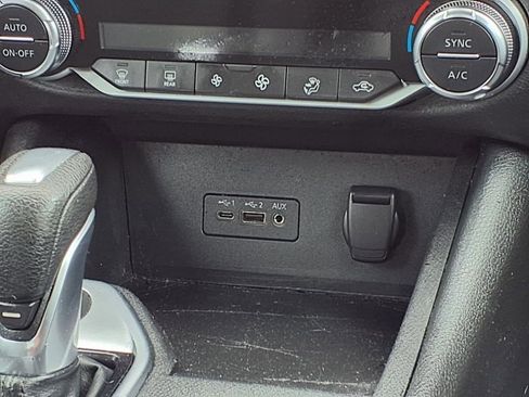 Used 2021 Nissan Sentra SV w/ Trunk Package image 16