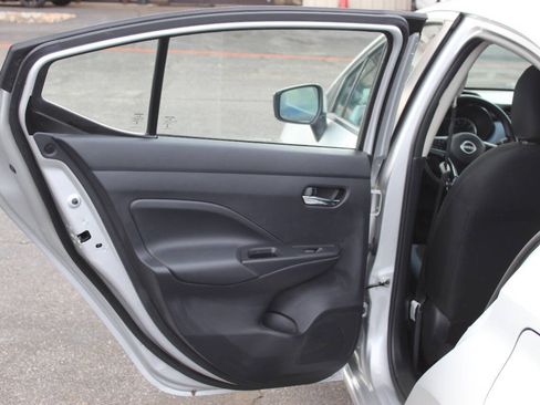 Used 2025 Nissan Versa SV FWD image 15