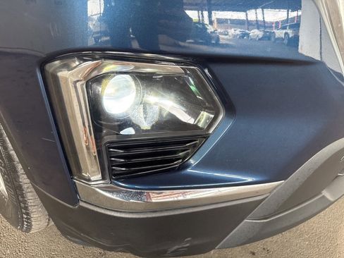 Used 2023 Chevrolet Traverse LT image 11