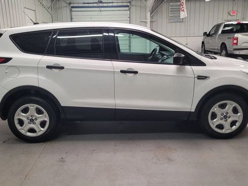 Used 2017 Ford Escape S FWD image 9