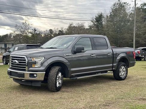 Used 2017 Ford F150 XLT w/ Equipment Group 302A Luxury image 5