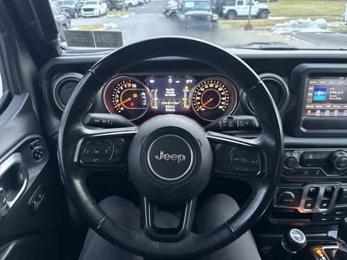 Used 2019 Jeep Wrangler Sport image 17