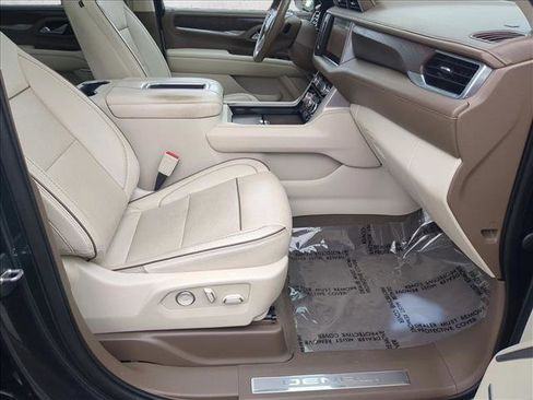 Used 2021 GMC Yukon Denali w/ Denali Premium Package image 24