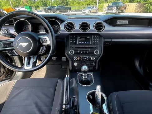 Used 2016 Ford Mustang Coupe RWD image 5