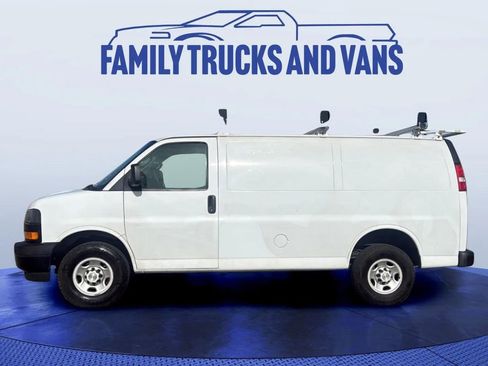 Used 2023 Chevrolet Express 3500 w/ Driver Convenience Package image 2