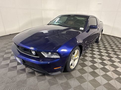 Used 2010 Ford Mustang GT RWD image 5