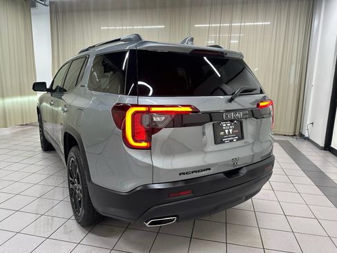 Used 2023 GMC Acadia SLE w/ Driver Convenience Package FWD image 10