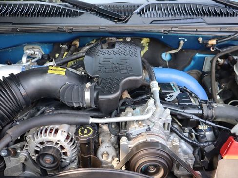 Used 2004 GMC Sierra 2500 SLT w/ Heavy-Duty Power Package AWD/4WD image 38
