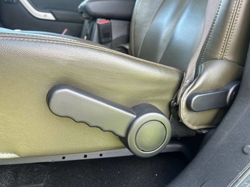 Used 2017 Jeep Wrangler Unlimited Sahara w/ Dual Top Group image 14