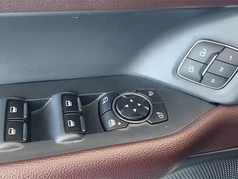 Used 2024 Ford Expedition Limited image 12