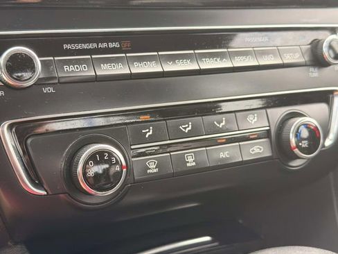Used 2018 Kia Optima S FWD image 27