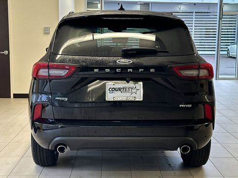 Certified 2023 Ford Escape ST-Line w/ Tech Pack #1 image 5