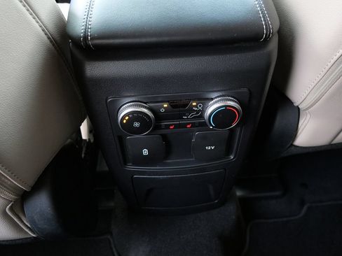 Used 2023 Ford Explorer Limited AWD/4WD image 19