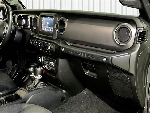 Used 2021 Jeep Wrangler Unlimited Sport image 26