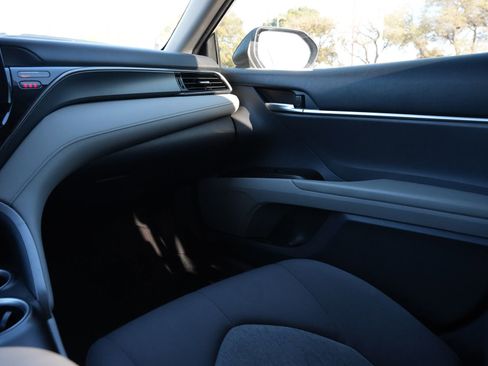 Used 2022 Toyota Camry LE image 8