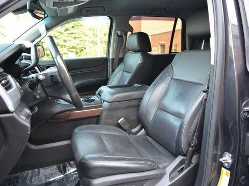 Used 2017 GMC Yukon SLT RWD image 10