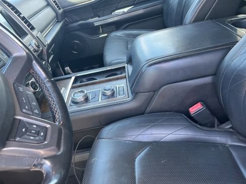 Used 2018 Ford Expedition Platinum AWD/4WD image 6