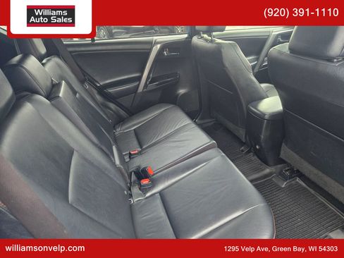 Used 2017 Toyota RAV4 SE image 19