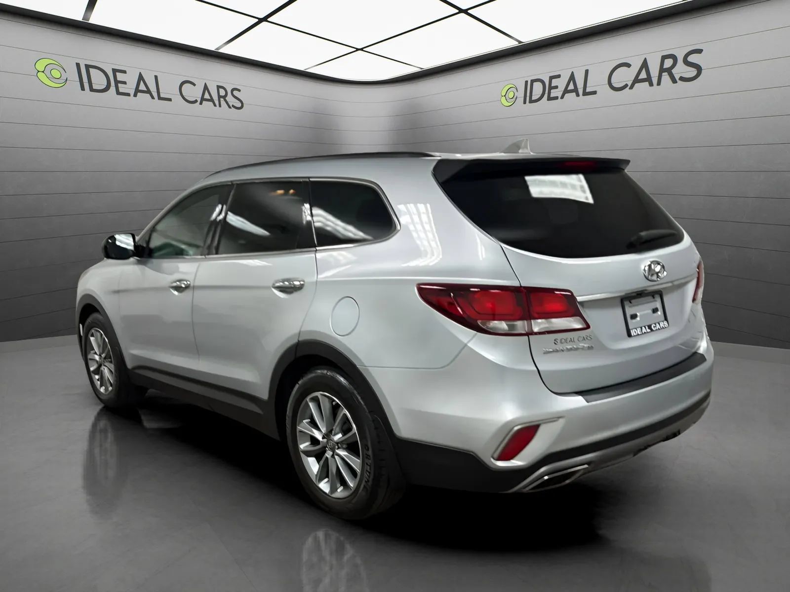 Used 2017 Hyundai Santa Fe SE FWD image 7