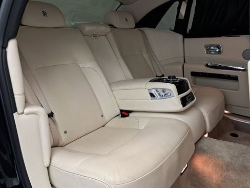 Used 2011 Rolls-Royce Ghost image 34
