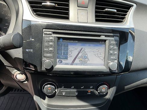 Used 2017 Nissan Sentra SV w/ Driver's Assist Package FWD image 17