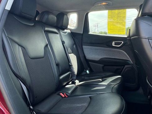 Used 2022 Jeep Compass Latitude image 13