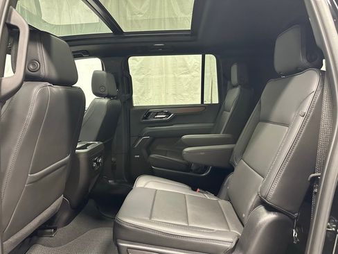 Used 2025 GMC Yukon XL Denali w/ Sun & Power Step Package image 42